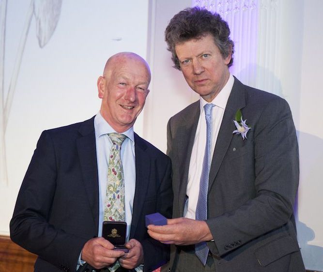 Gardenforum News - People - RHS honour Andrew McIndoe with the Veitch ...